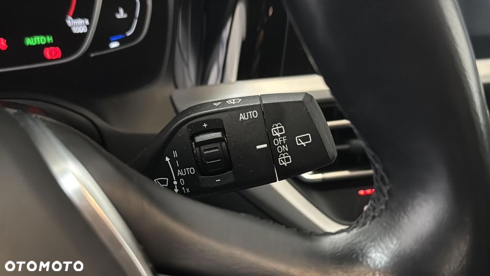 BMW Seria 3 318d MHEV - 26