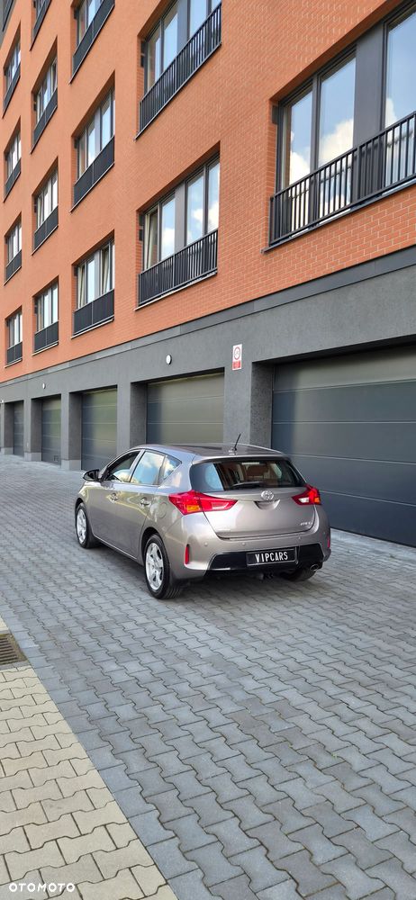 Toyota Auris 1.6 Premium - 14