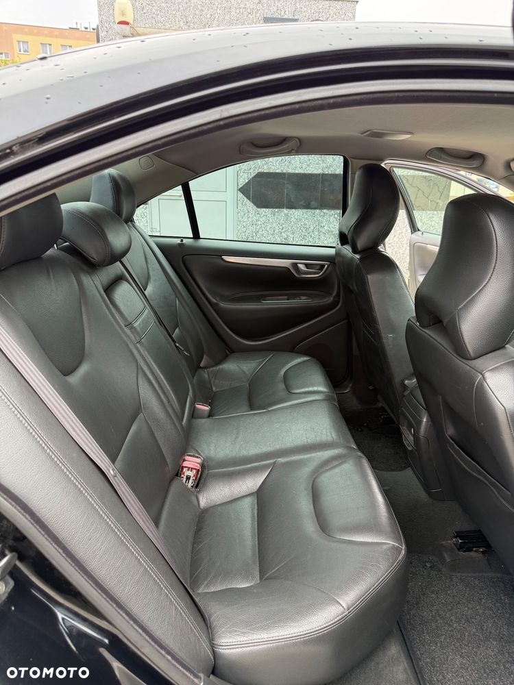 Volvo S60 ver-2-4d5-rubin - 18