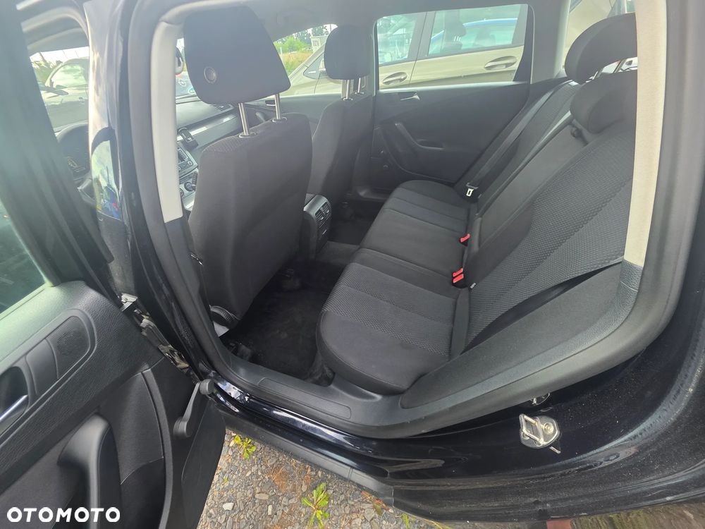Volkswagen Passat 2.0 TDI DPF Comfortline - 20