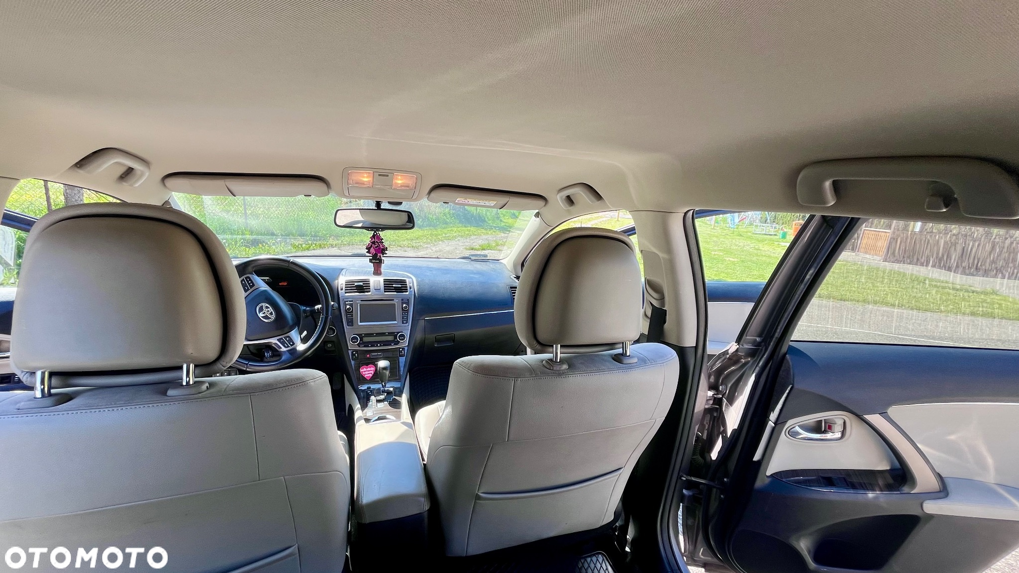 Toyota Avensis 2.2 D-CAT Premium - 9