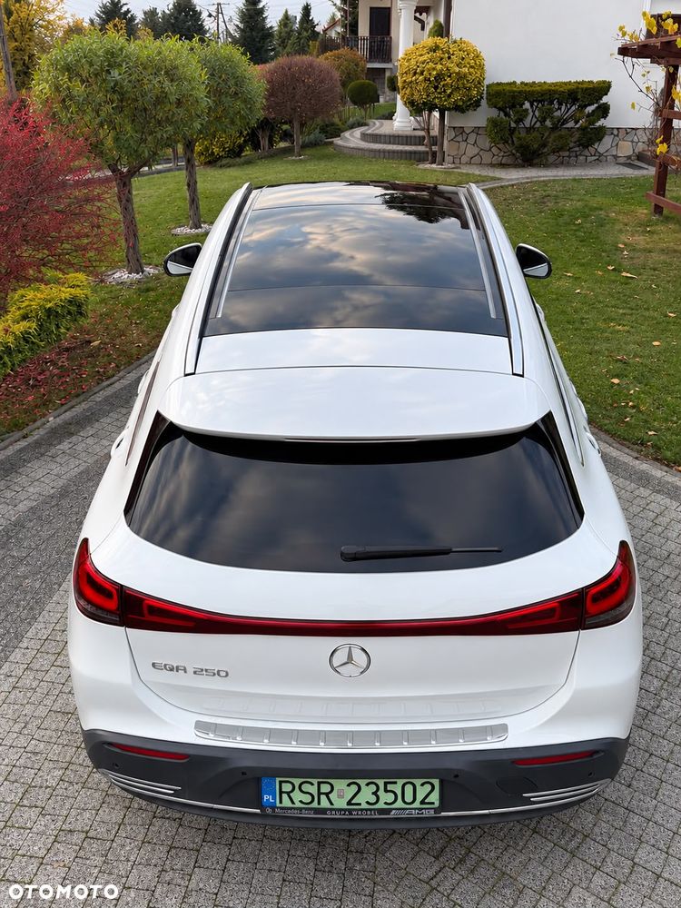 Mercedes-Benz EQA - 10