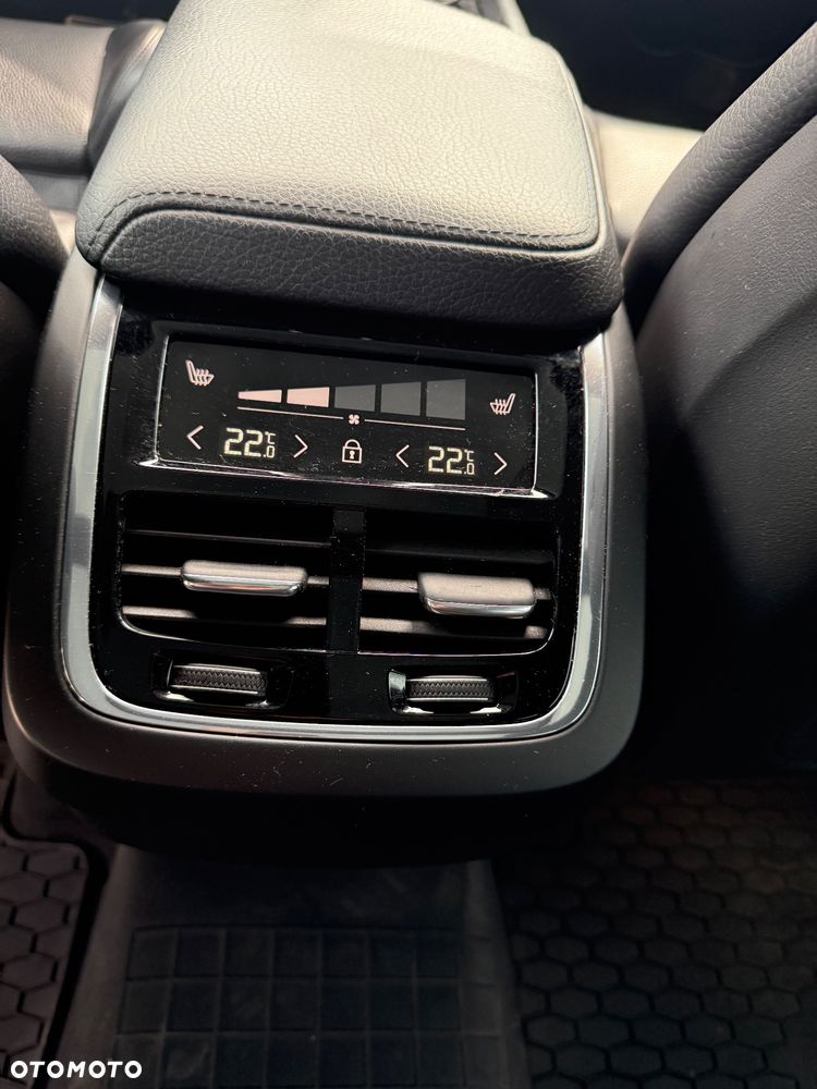 Volvo XC 60 B4 D AWD R-Design - 14