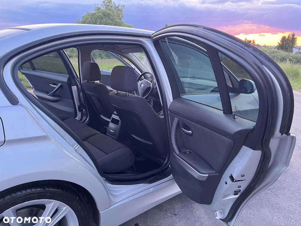 BMW Seria 3 - 16
