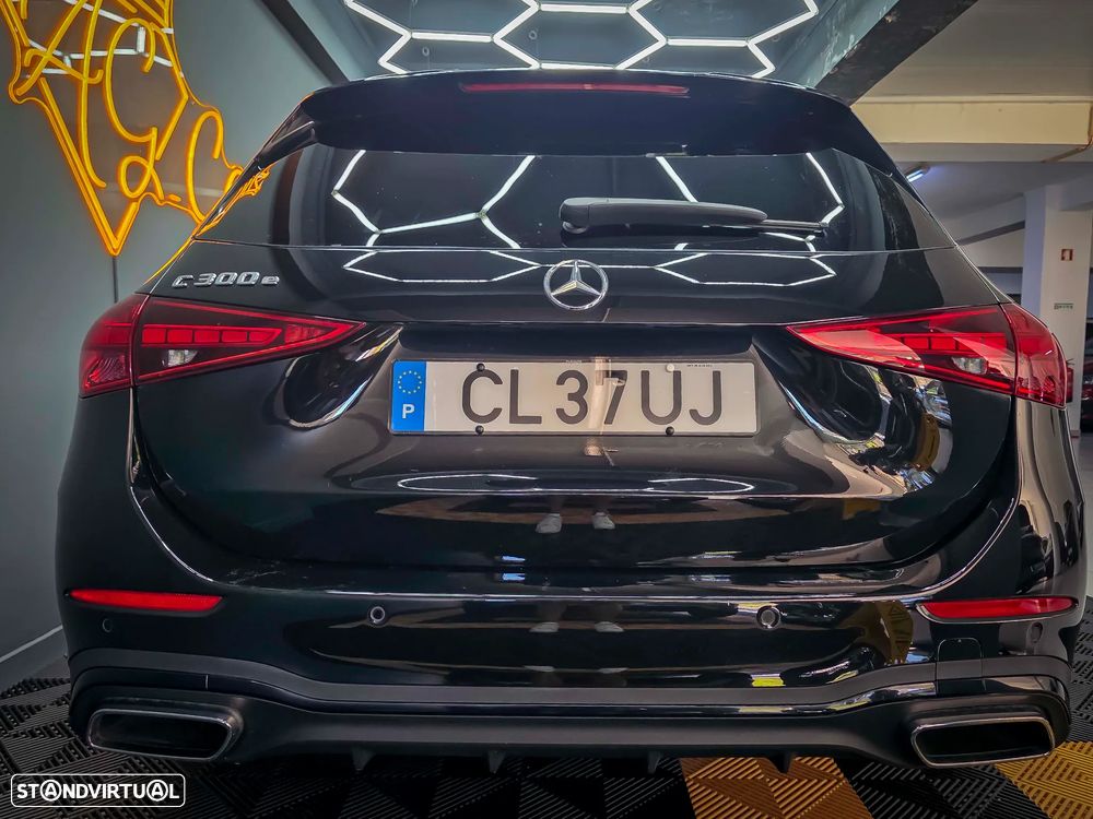 Mercedes-Benz C 300 e T 9G-TRONIC AMG Line - 13