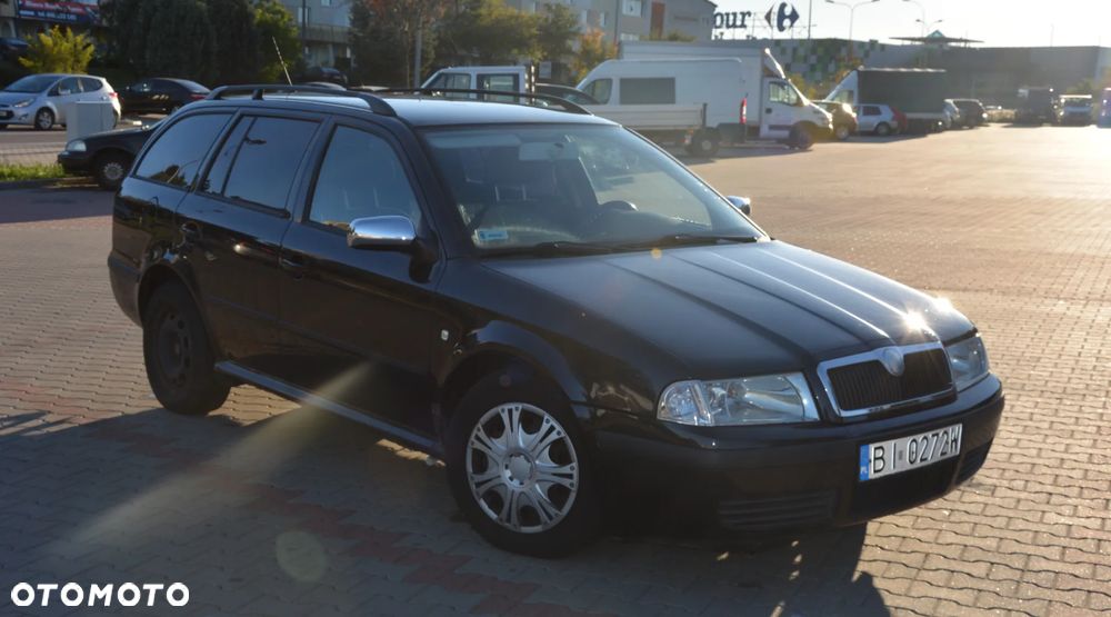 Skoda Octavia 1.6 Combi - 4