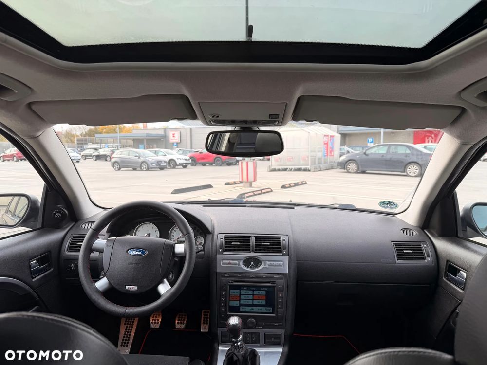 Ford Mondeo 3.0 V6 ST 220 - 11