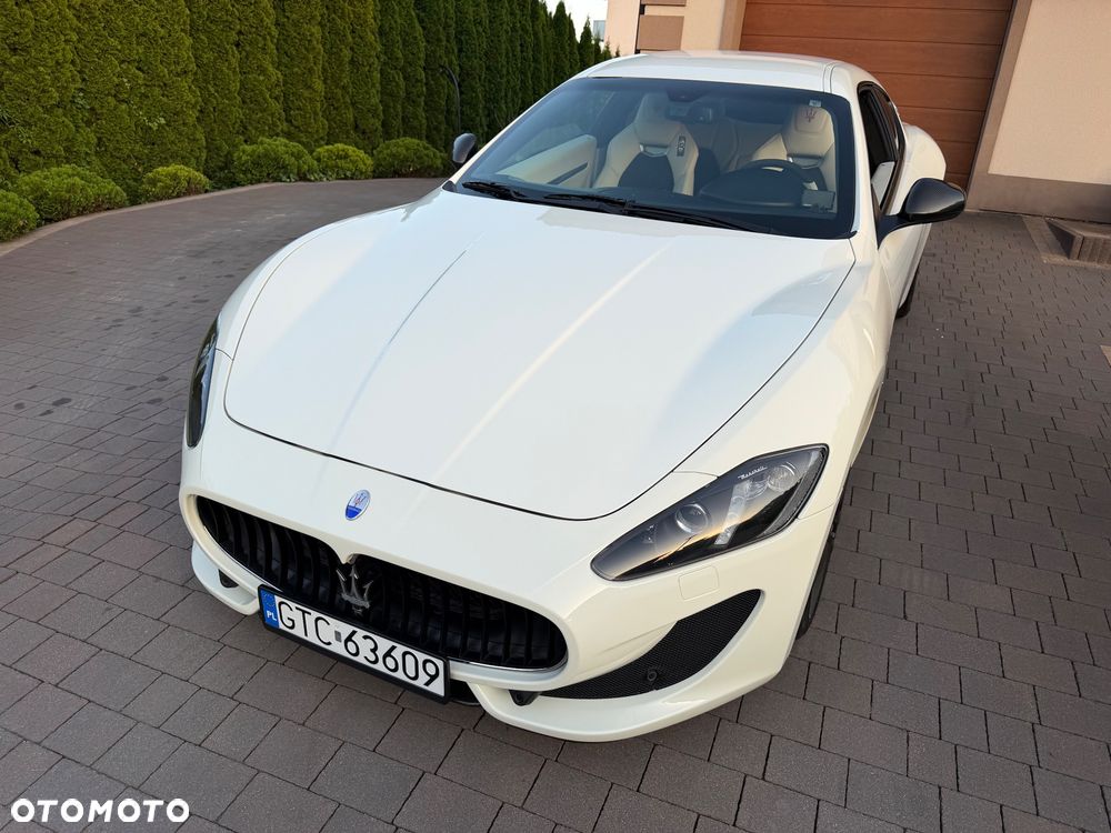 Maserati GranTurismo S Automat - 17