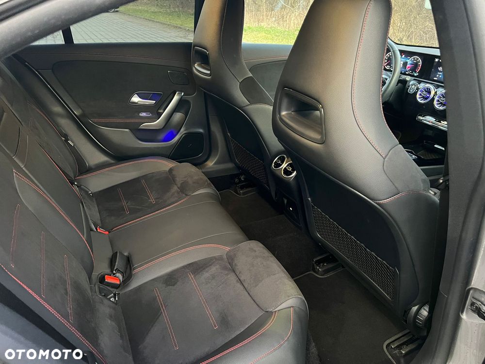 Mercedes-Benz CLA - 26