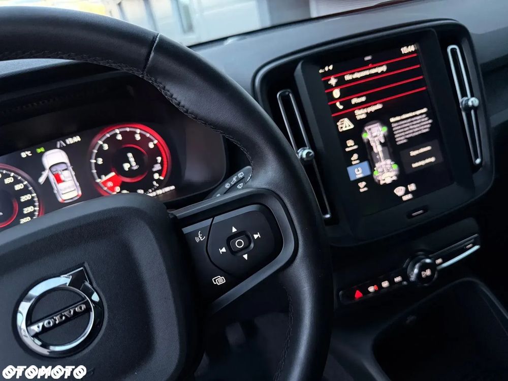 Volvo XC 40 T2 Plus Dark - 9