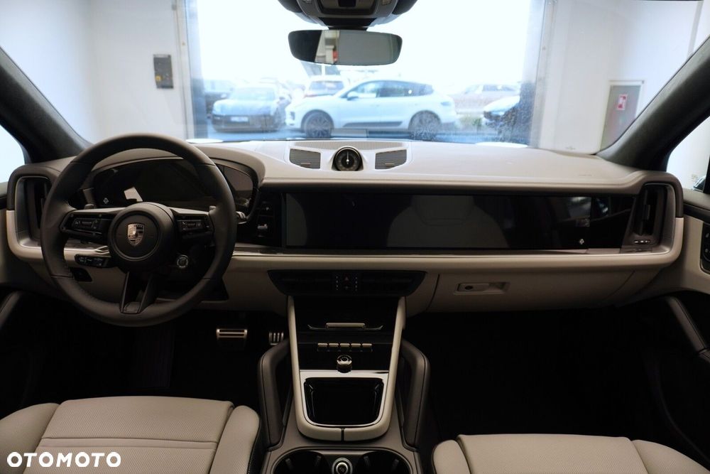 Porsche Cayenne - 32