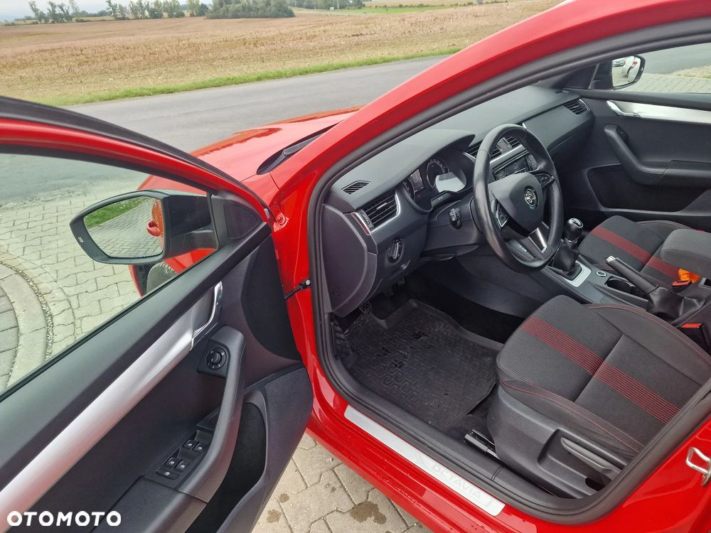 Skoda Octavia Combi 1.6 TDI Premium Edition - 18