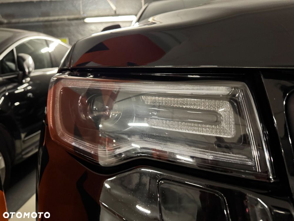 Jeep Grand Cherokee - 18