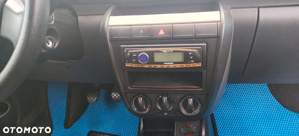 Volkswagen Fox 1.2 - 7