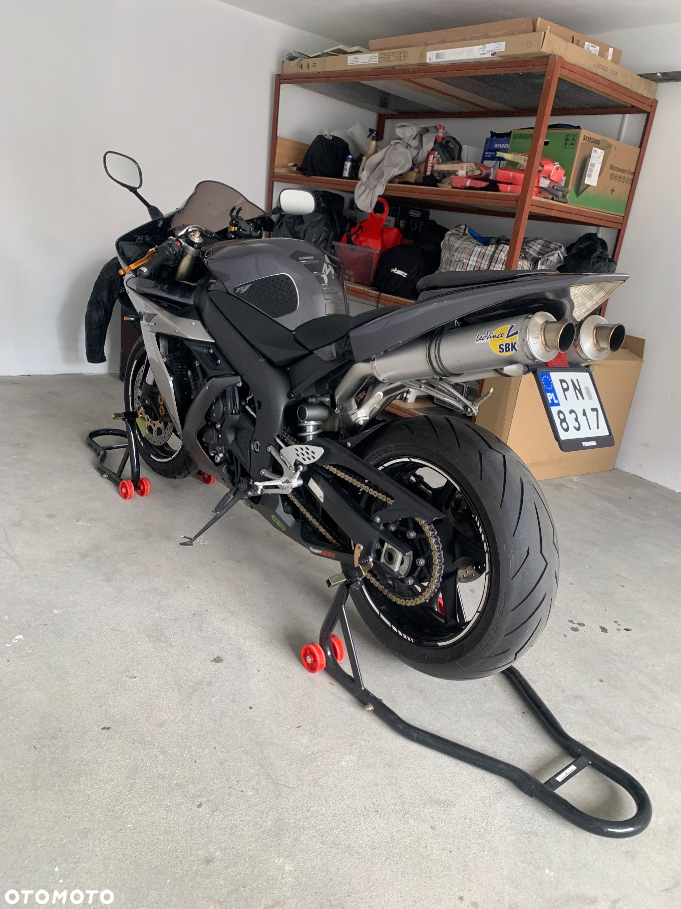Yamaha R1 - 5