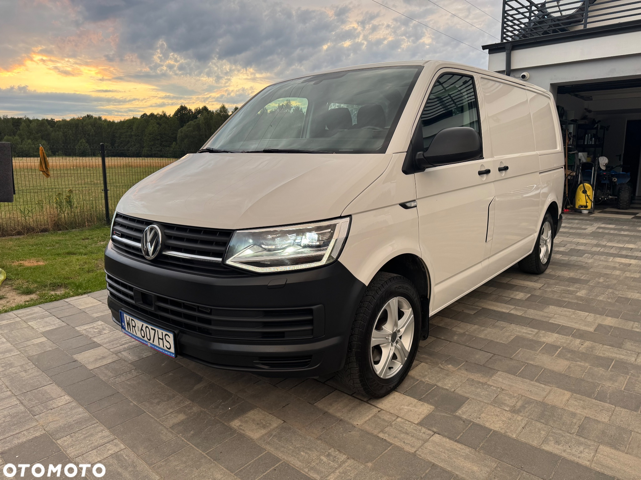 Volkswagen Transporter - 35