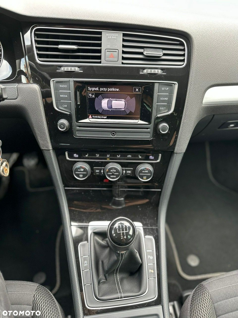 Volkswagen Golf VII 1.2 TSI BMT Trendline - 24