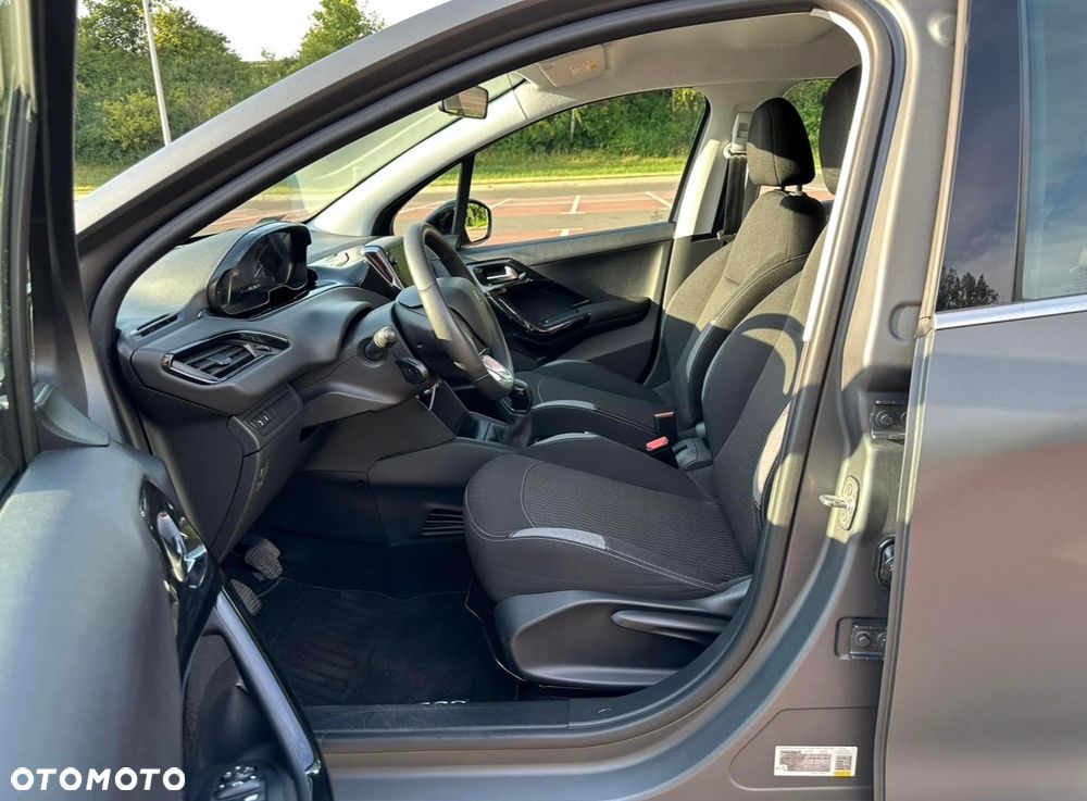 Peugeot 208 - 4