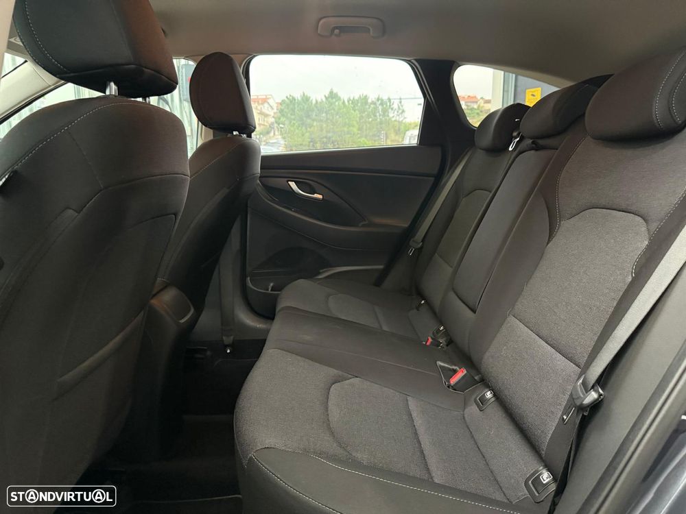 Hyundai i30 SW 1.6 CRDi Style Plus - 29