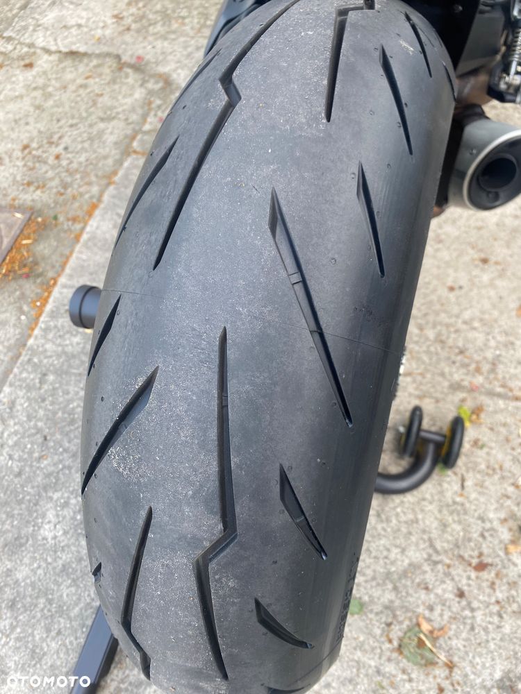 Ducati Streetfighter V2 - 18