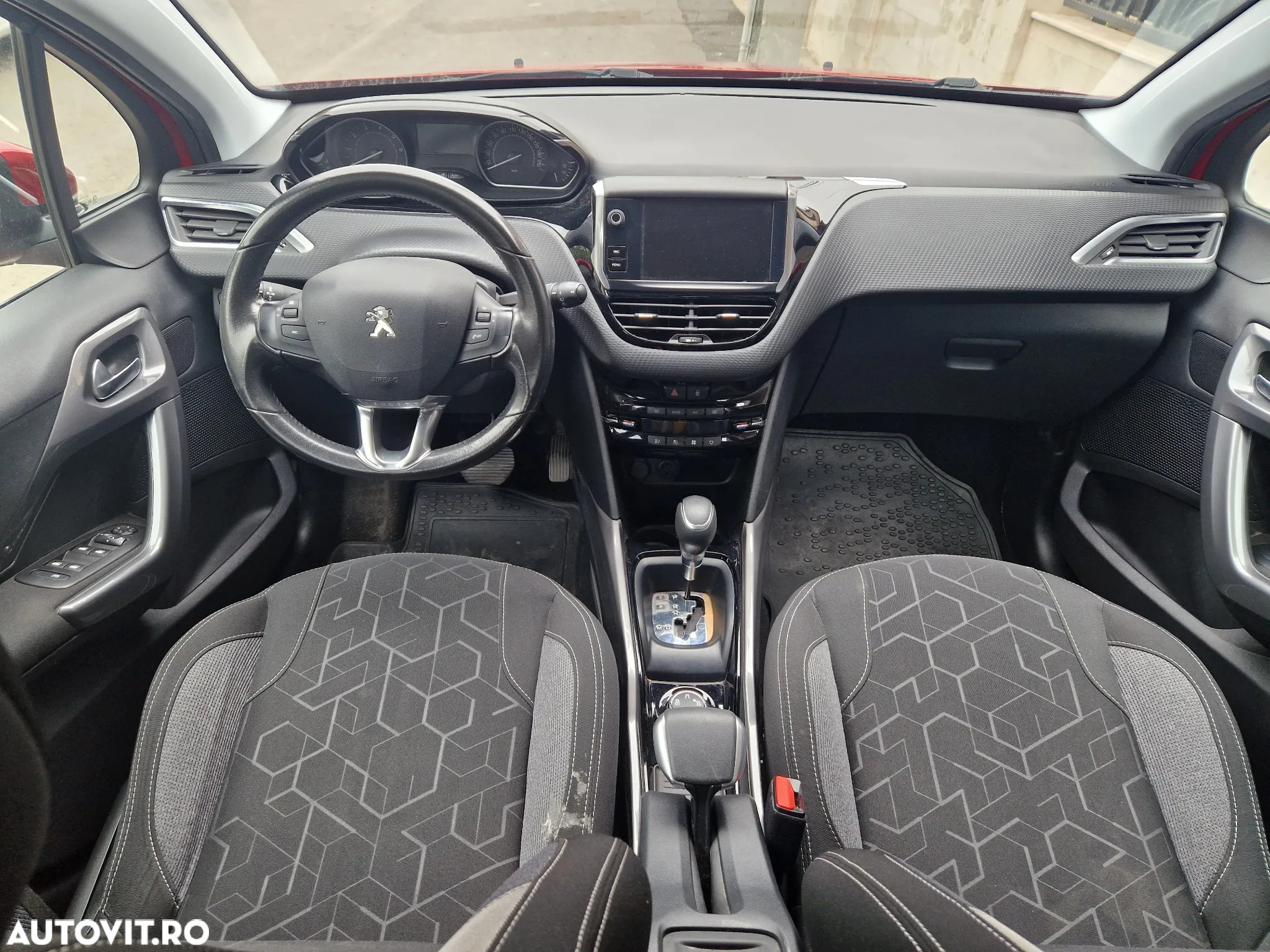 Peugeot 2008 1.2 PureTech Turbo EAT6 S&S Active - 6