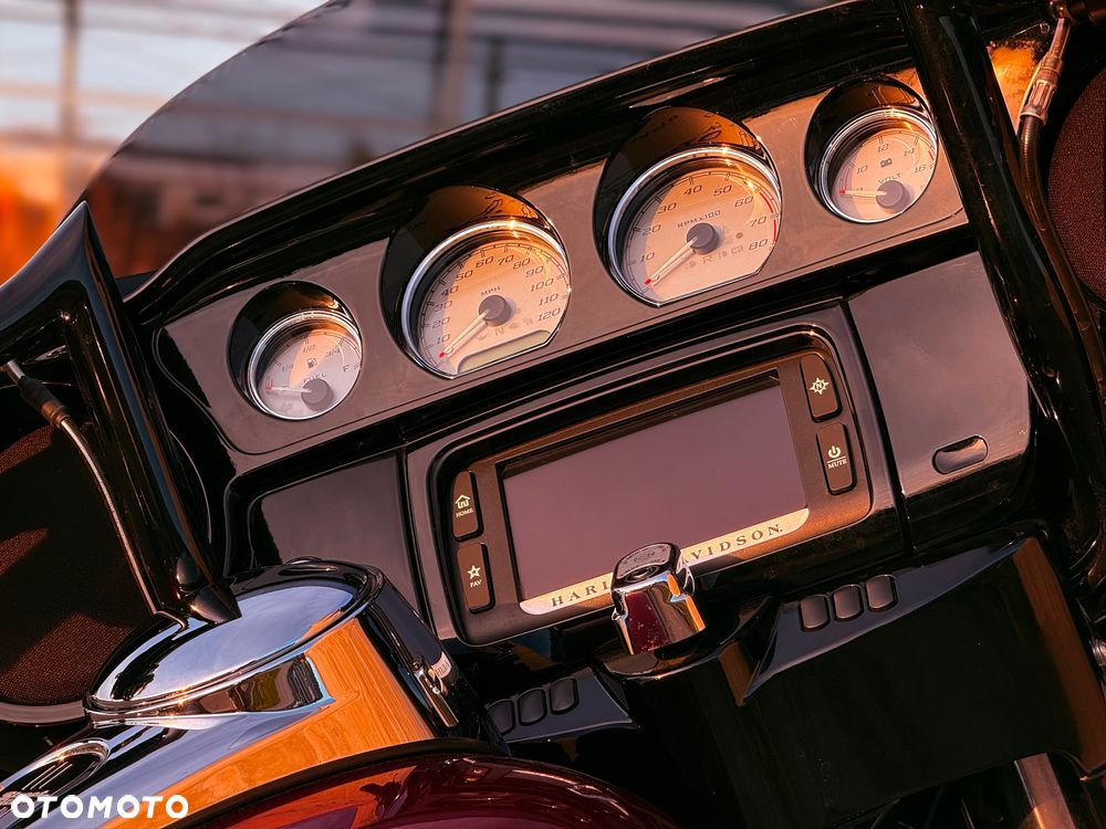 Harley-Davidson Touring Street Glide - 10