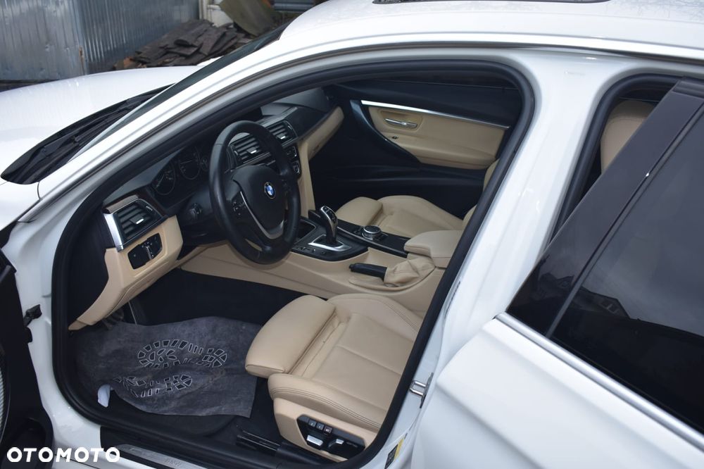 BMW Seria 3 330i Sport Line Shadow - 7