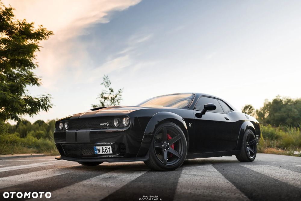 Dodge Challenger 6.2 Hellcat - 12
