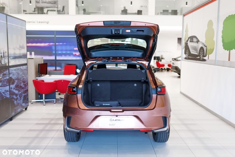 Lexus LBX 2025