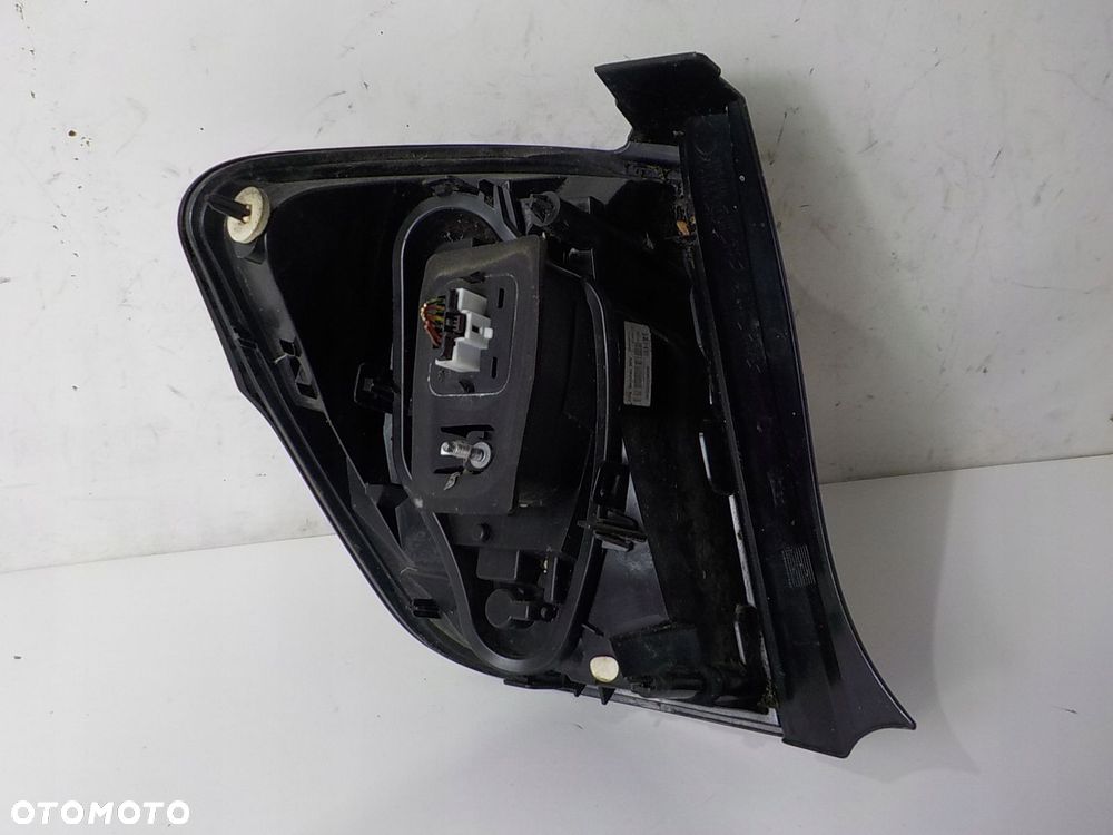 CITROEN C3 II LIFT LAMPA PRAWA TYŁ TYLNA - 5
