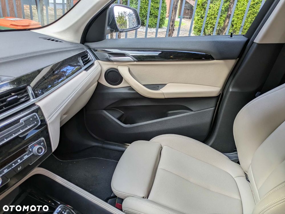 BMW X1 sDrive18i - 11
