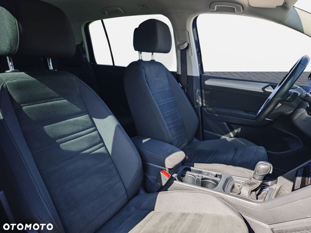 Volkswagen Touran - 11
