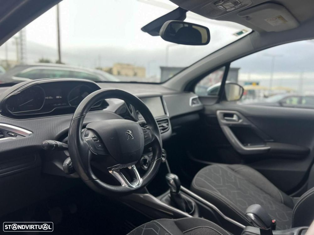 Peugeot 2008 1.2 PureTech Style - 3
