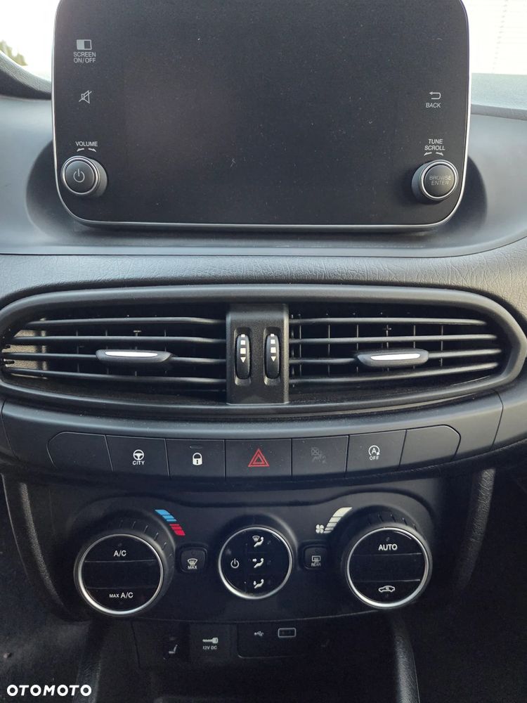 Fiat Tipo 1.4 T-Jet Lounge - 17