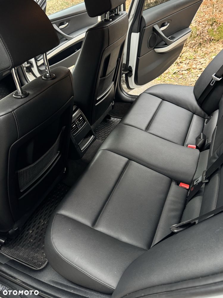 BMW 3 Series 2010 photo 4