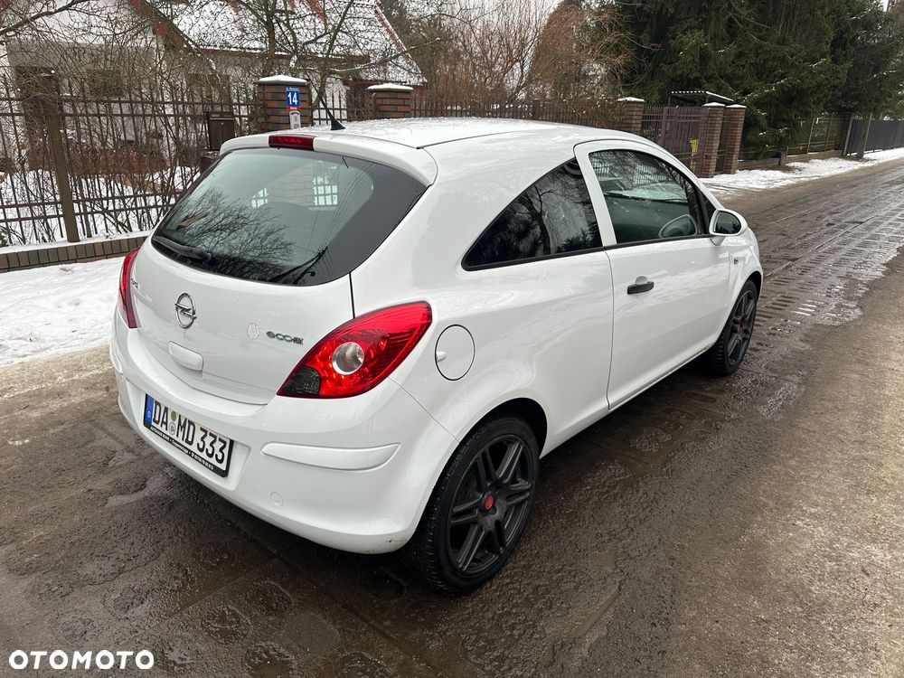 Opel Corsa 1.2 16V Essentia - 5