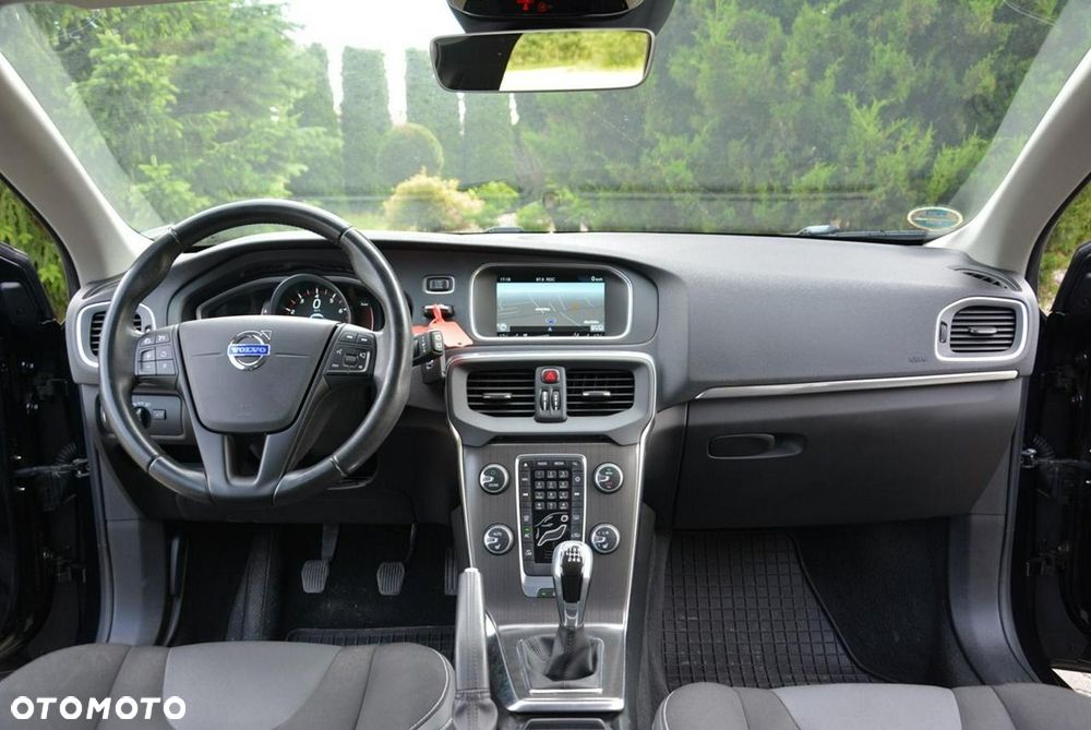 Volvo V40 T4 R-Design Momentum - 21