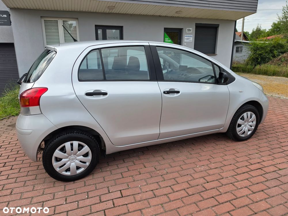 Toyota Yaris - 11