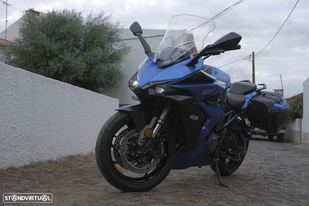 Suzuki GSX 1000 GT - 2