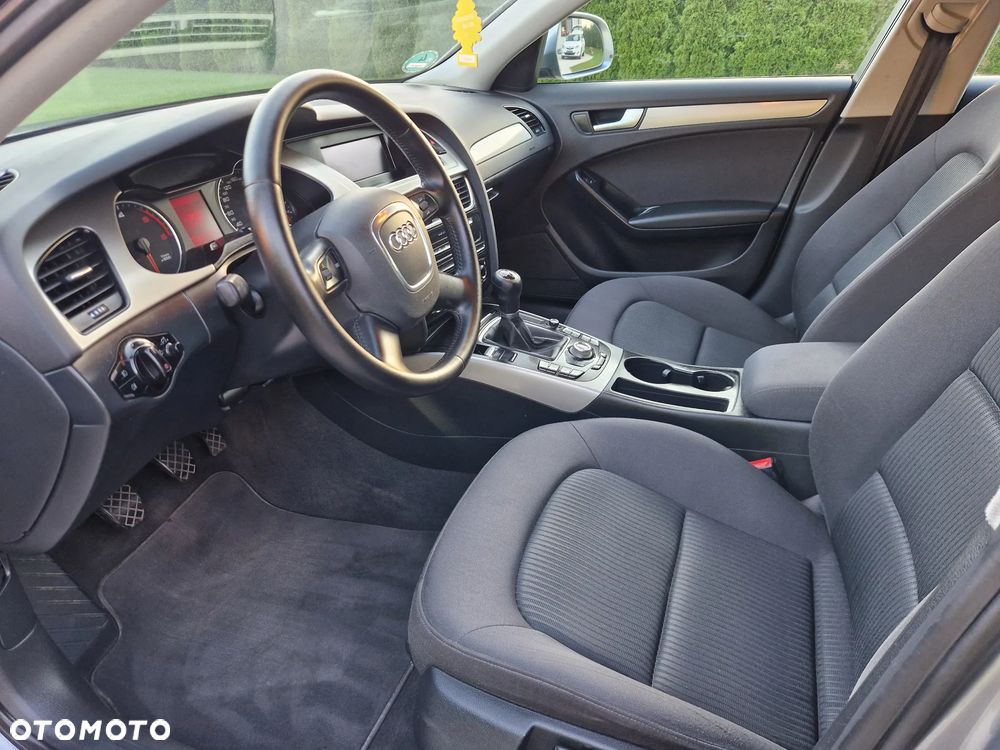 Audi A4 Avant 2.0 TDI DPF Ambiente - 8