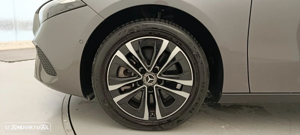 Mercedes-Benz A 250 e - 17