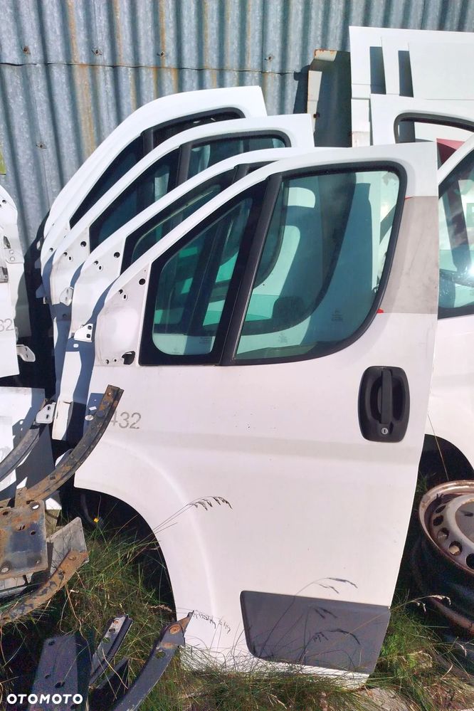 Ducato III i lift Boxer Jumper II 06-14r zderzak przód -prawy / lewy bez halogenu 120zł, błotnik przód prawy / lewy 100zł, mechanizm wycieraczki -120zł, belka zderzaka przód 120zł/szt listwa pod lampę prawa 50zł/sztuka, nad lampę 30zł/sztuka, maska 150zł/sztuka, lampa przód 150-200zł/sztuka prawa lub lewa, drzwi przód prawe / lewe 250zł/szt, drzwi tył H1 H2 OD 400zł-, koła 15" 16", opony, felgi  i inne - 5