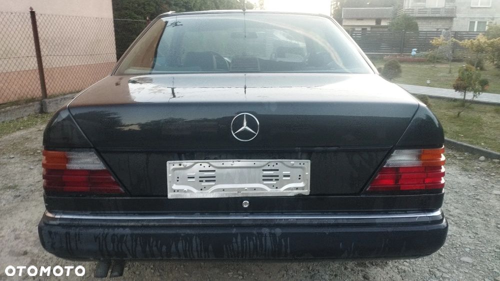 Mercedes-Benz W124 (1984-1993) - 12