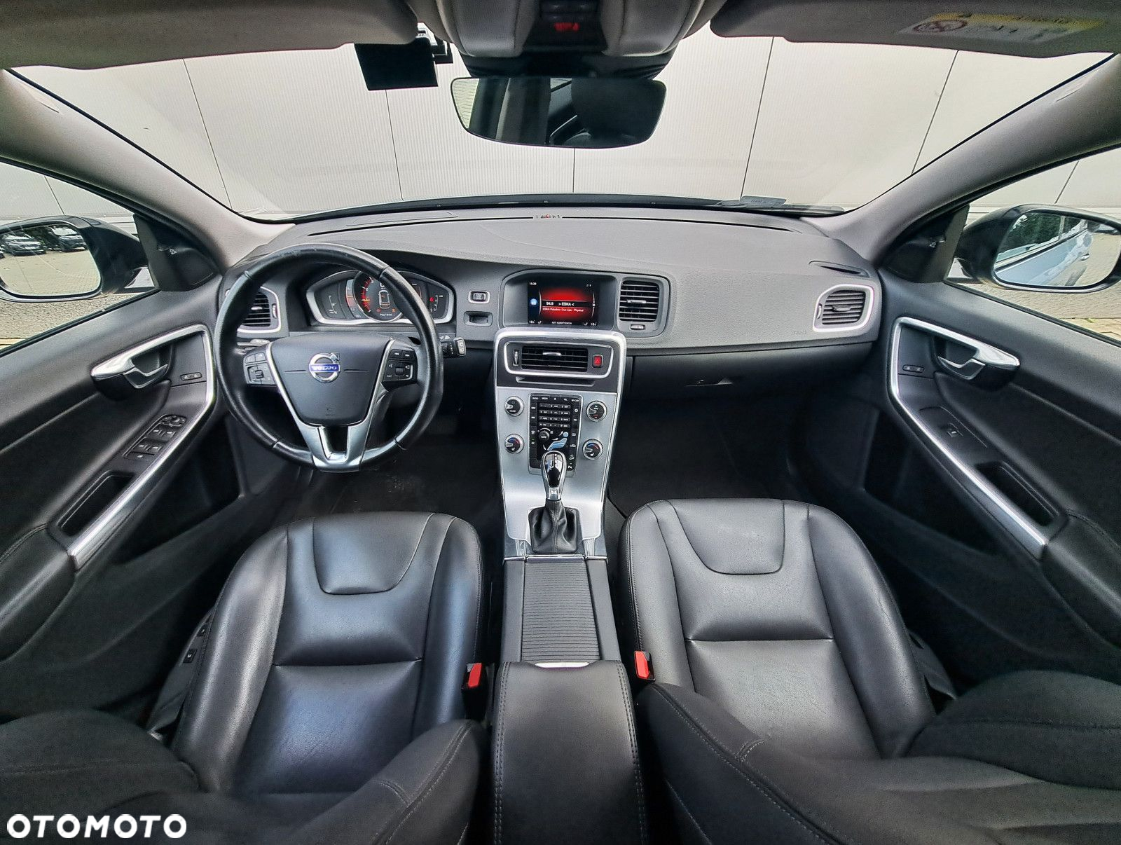 Volvo V60 Cross Country - 11