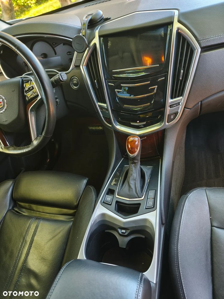 Cadillac SRX - 30