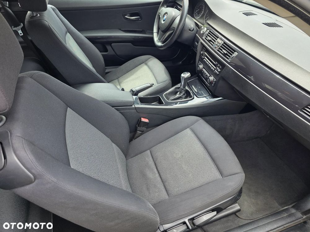 BMW Seria 3 320i Edition Exclusive - 40