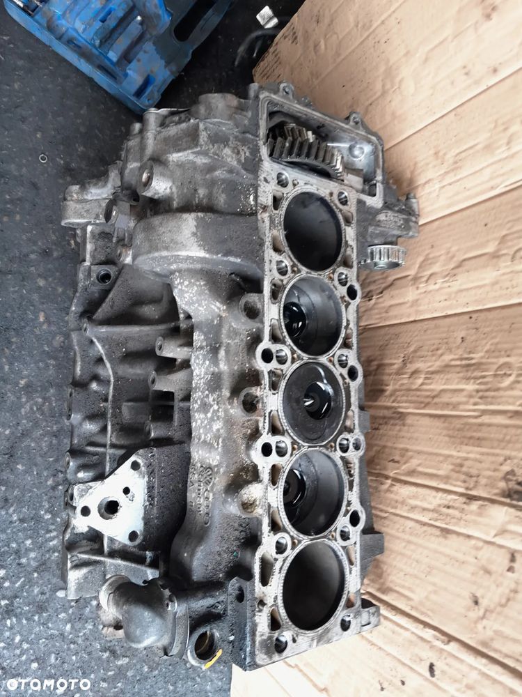 Dół silnika VW T5 2.5 TDI AXD - 1