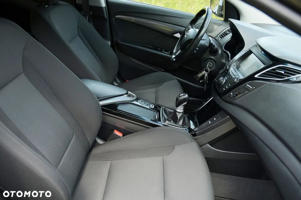 Hyundai i40 1.6 GDI Comfort + - 17