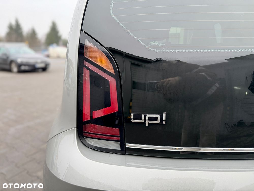 Volkswagen up! 1.0 street - 16