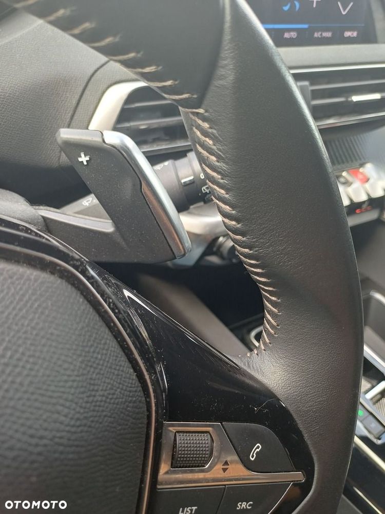 Peugeot 3008 1.2 PureTech Allure Pack S&S EAT8 - 29